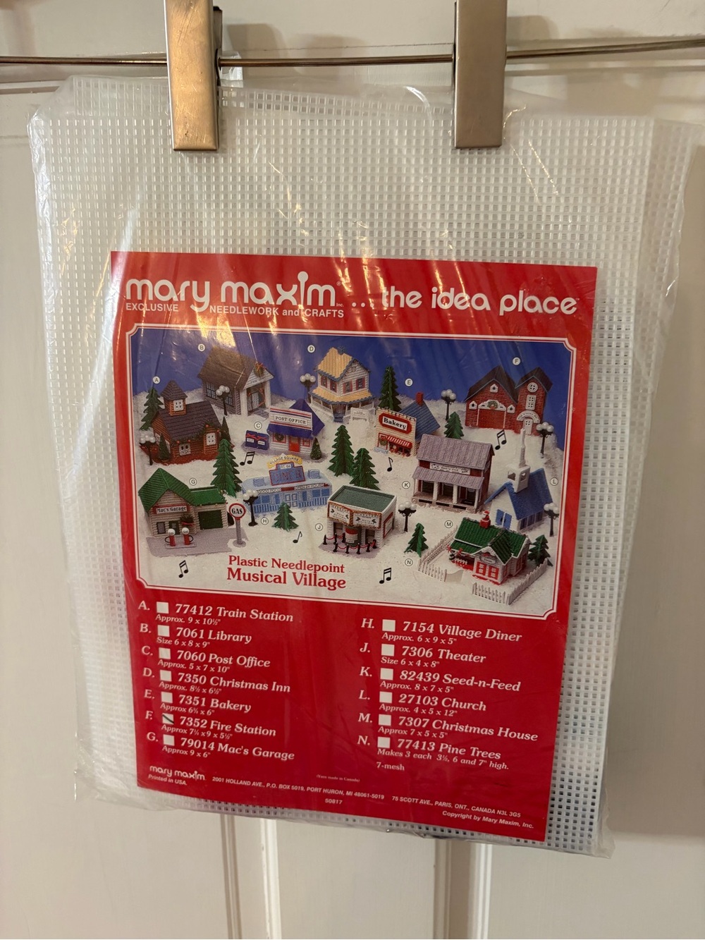 New Sealed Mary Maxim Musical Fire House Plastic Canvas Christmas Village